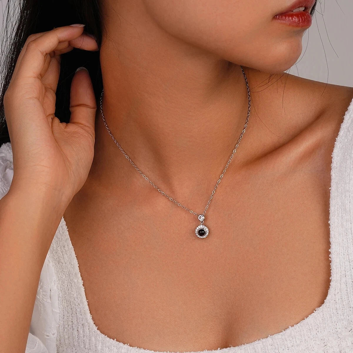 PHOTOS IN NECKLACES!!